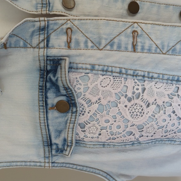 Vintage Tinseltown Distressed Denim Lace Accent Vest XL Blue White - Picture 6 of 16